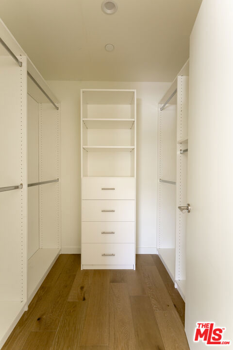 6348 Primrose Avenue