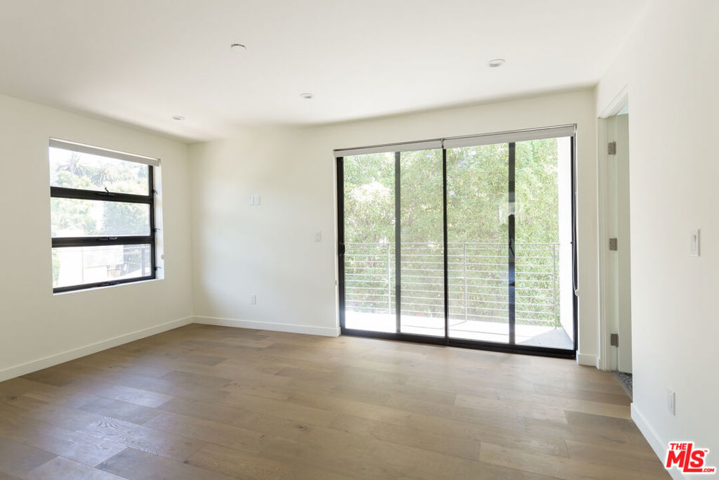 6348 Primrose Avenue