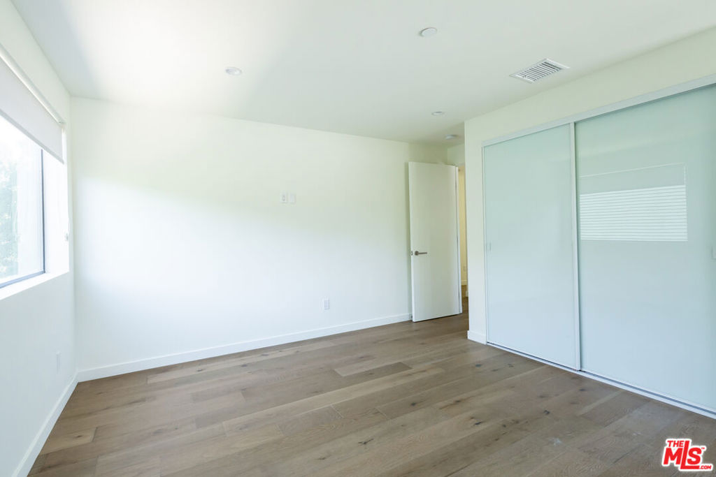 6348 Primrose Avenue