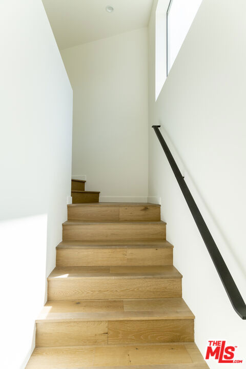 6348 Primrose Avenue