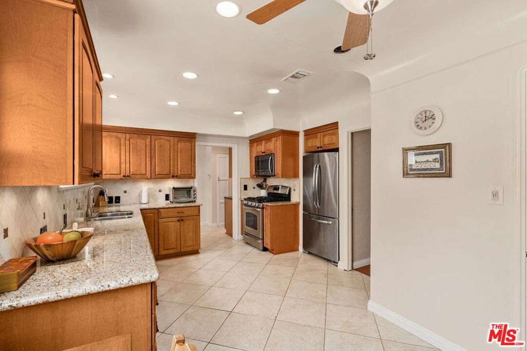 3667 Buckingham Road