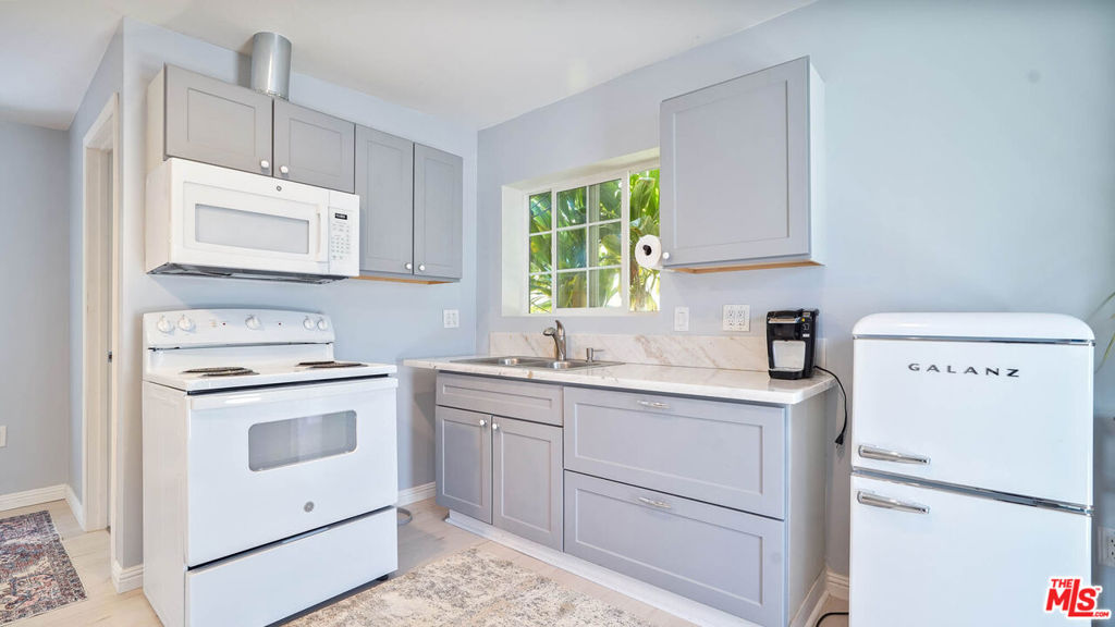 3667 Buckingham Road