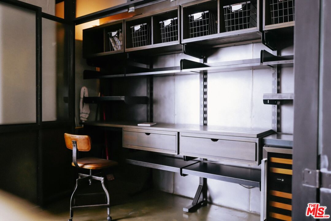 1855 Industrial St Unit: 418