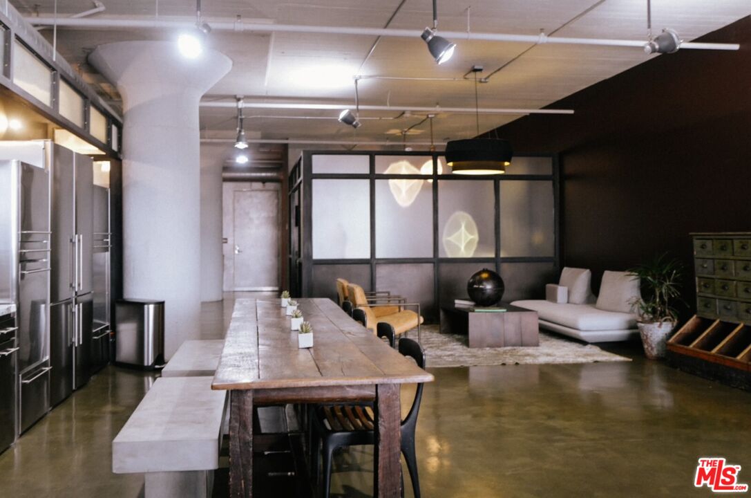 1855 Industrial St Unit: 418