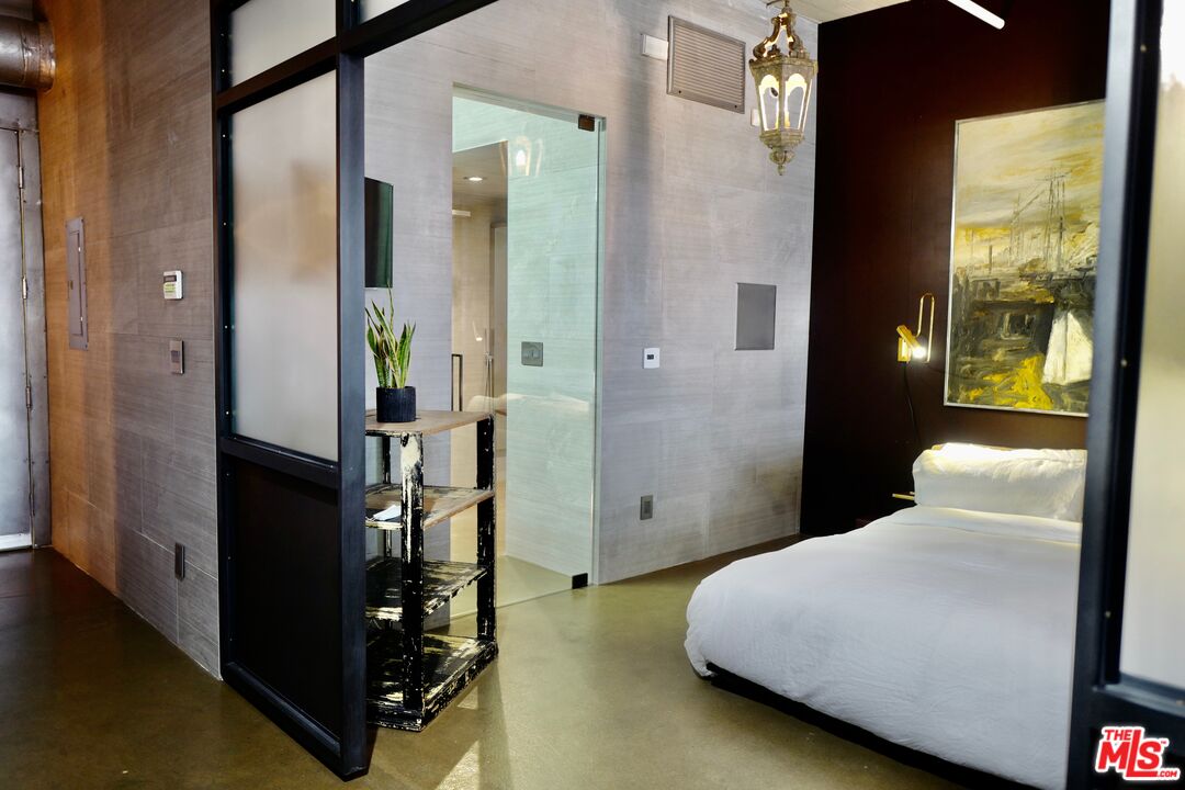 1855 Industrial St Unit: 418