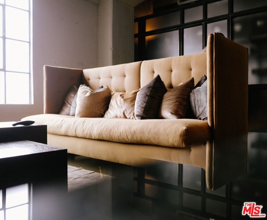 1855 Industrial St Unit: 418