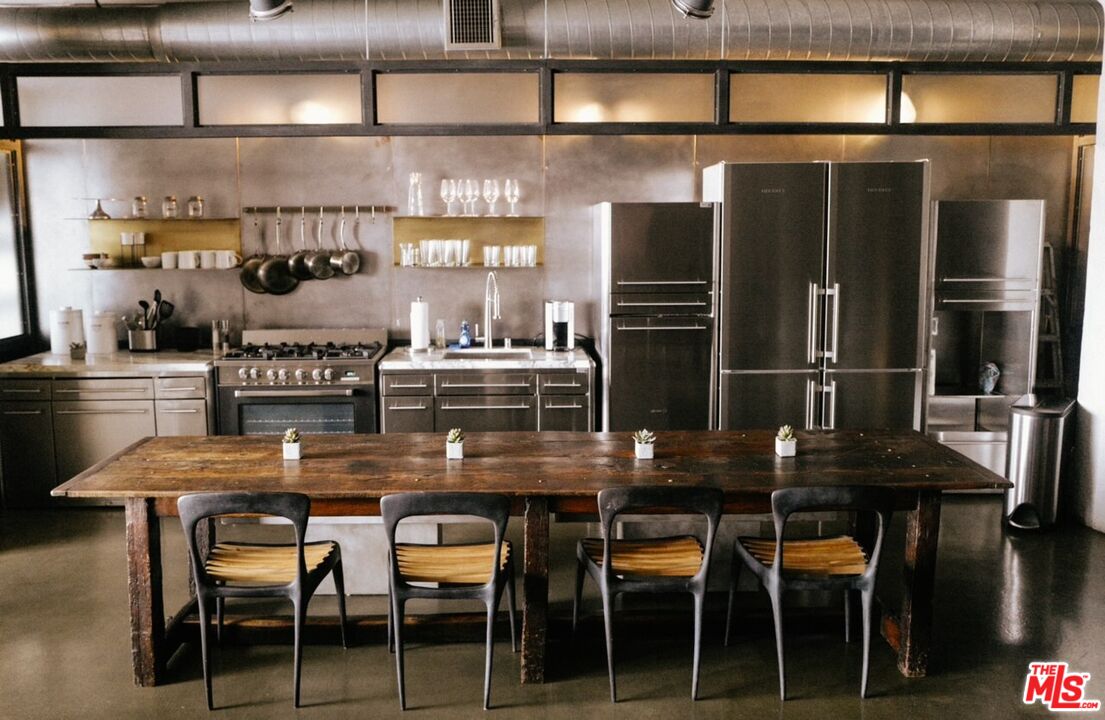 1855 Industrial St Unit: 418