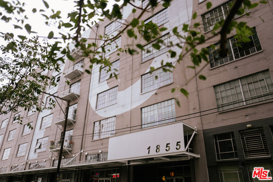 1855 Industrial St Unit: 418