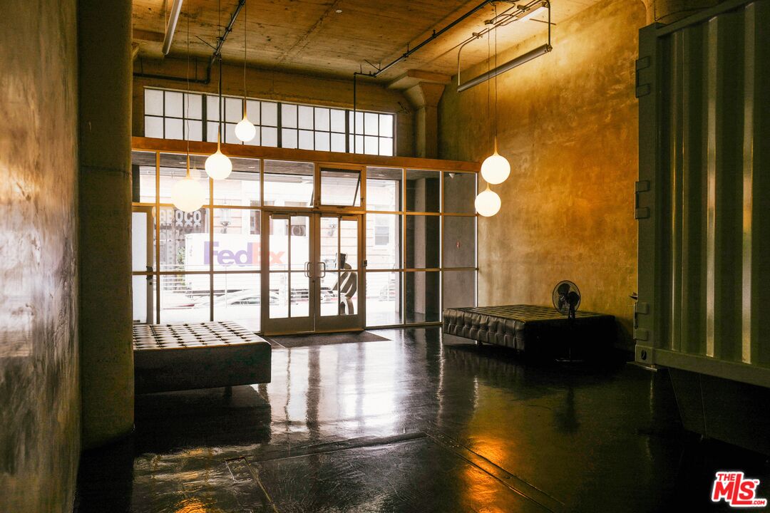 1855 Industrial St Unit: 418