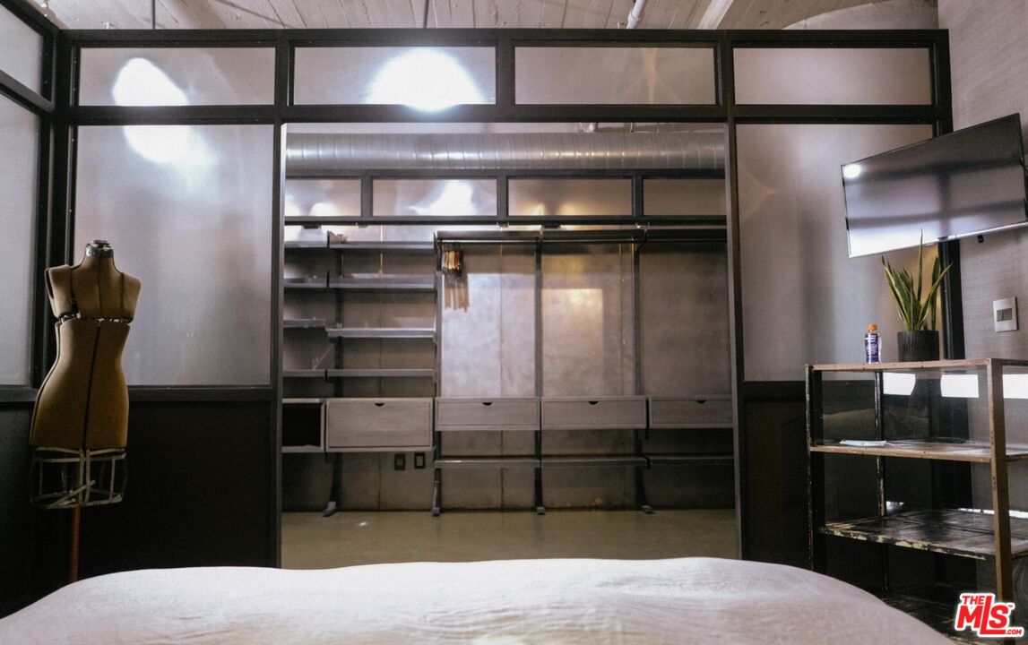 1855 Industrial St Unit: 418