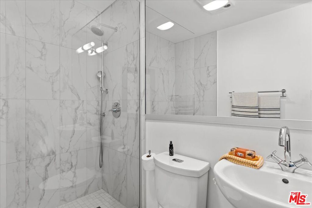 5020 Eagle View Circle