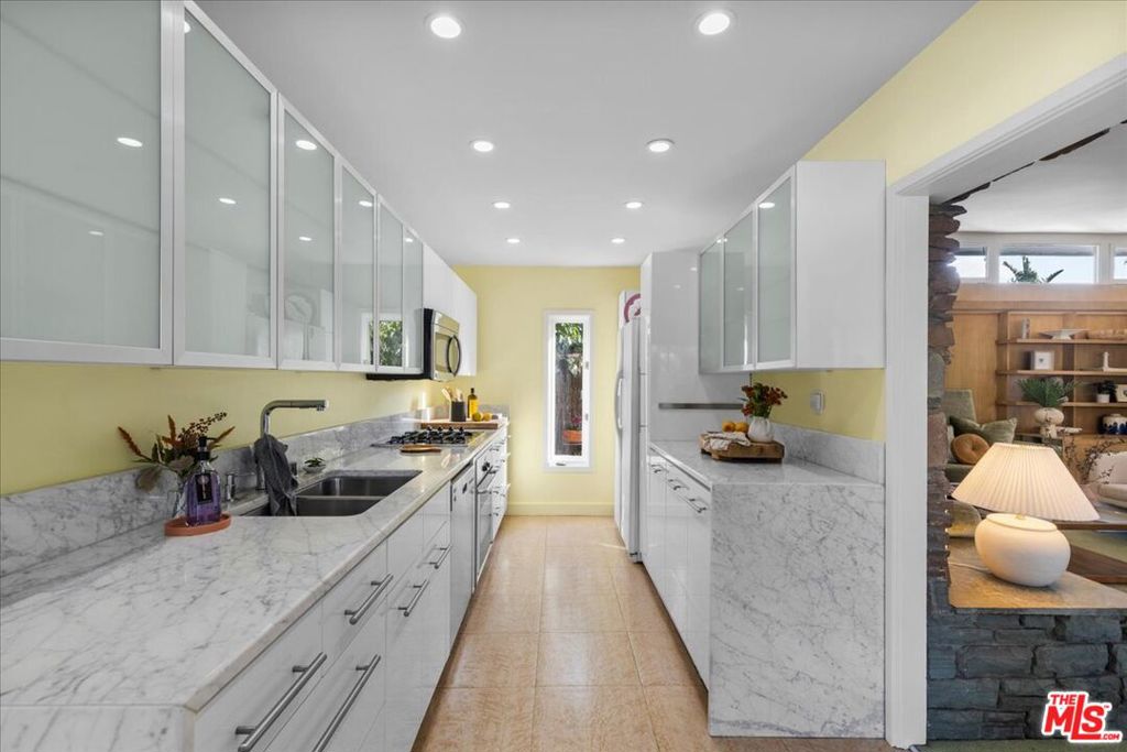 5020 Eagle View Circle