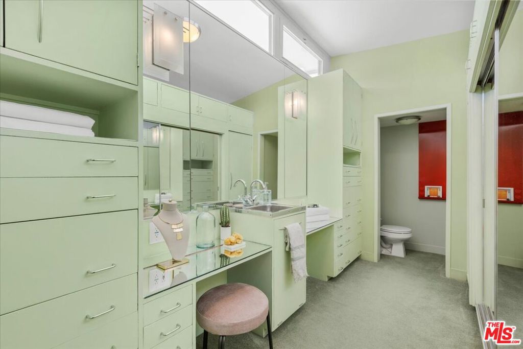 5020 Eagle View Circle