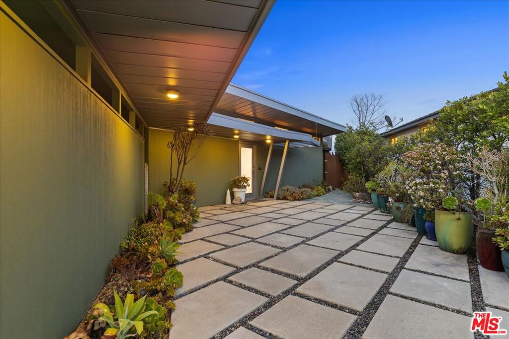 5020 Eagle View Circle