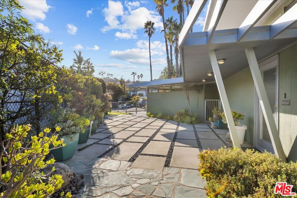 5020 Eagle View Circle