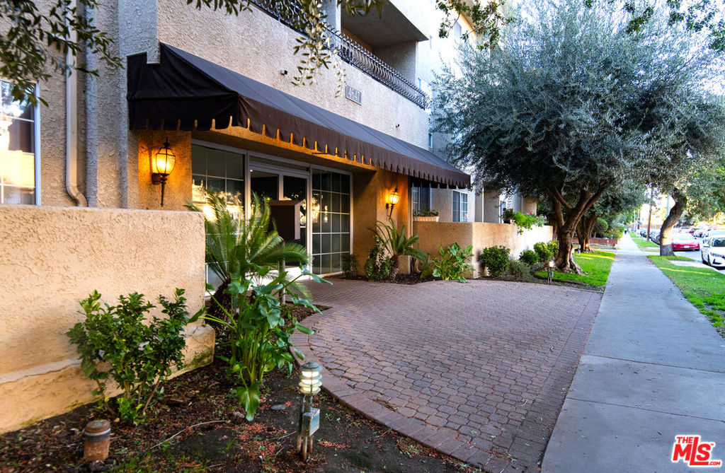 4647 Willis Avenue 306