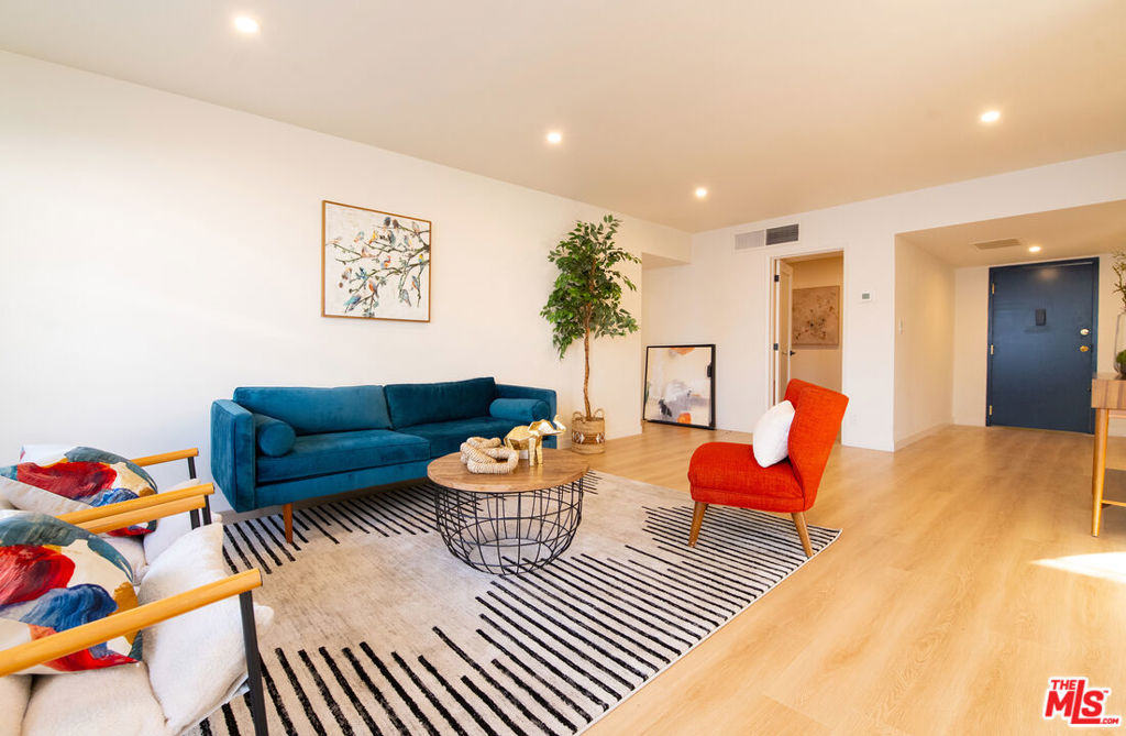 4647 Willis Avenue 306