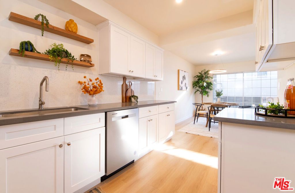 4647 Willis Avenue 306