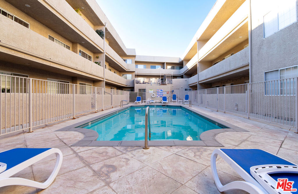 4647 Willis Avenue 306