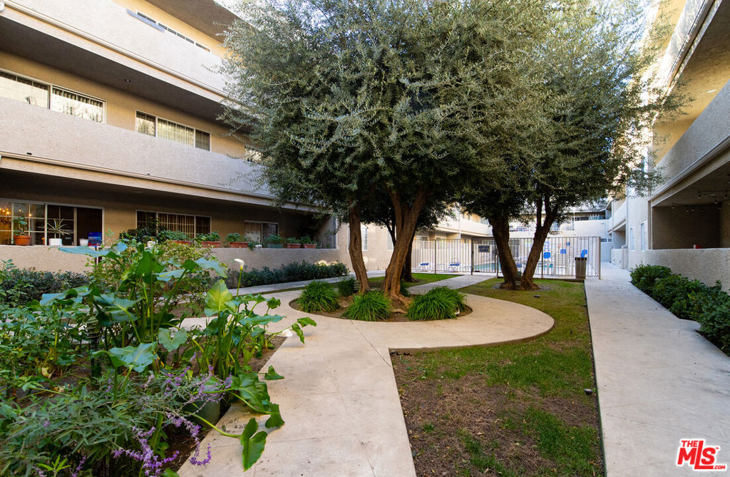 4647 Willis Avenue 306