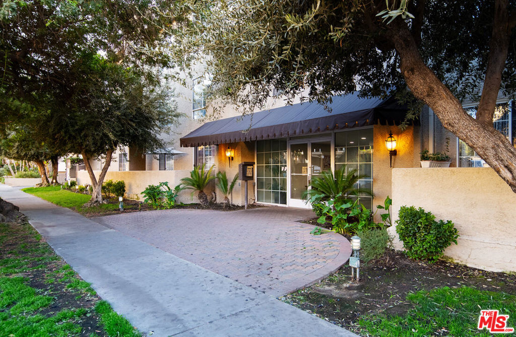 4647 Willis Avenue 306