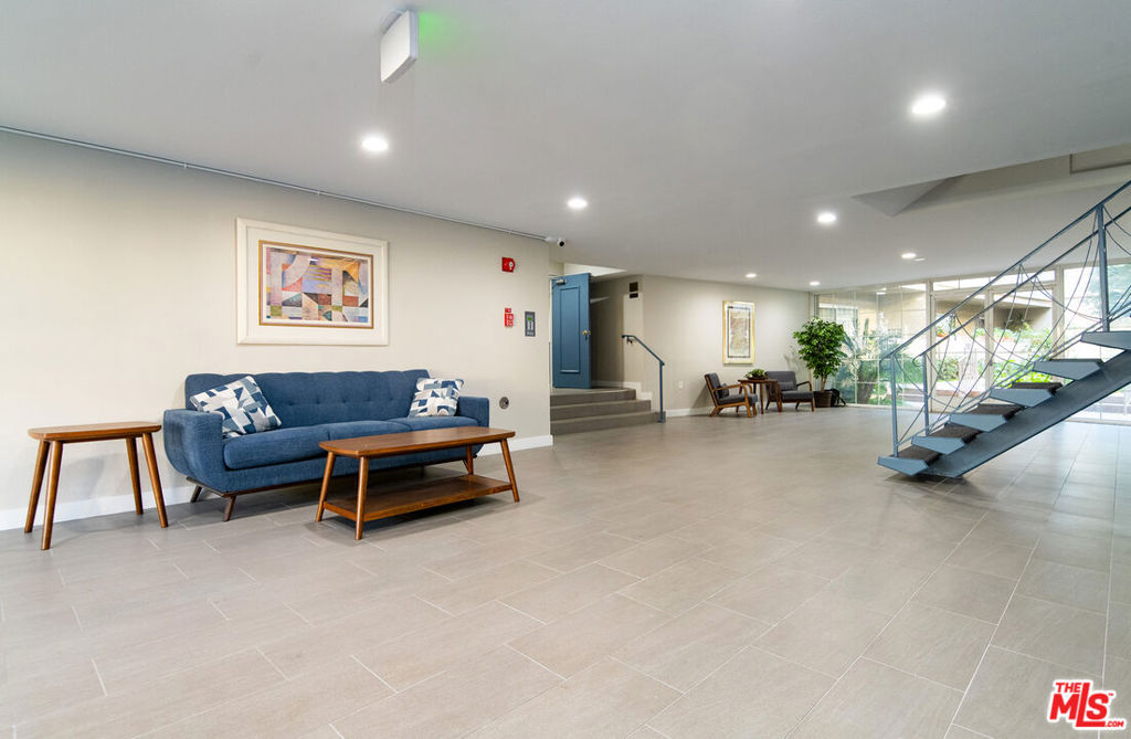 4647 Willis Avenue 306