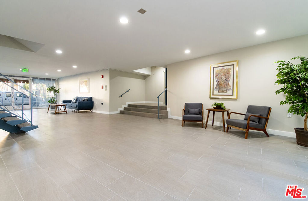 4647 Willis Avenue 306