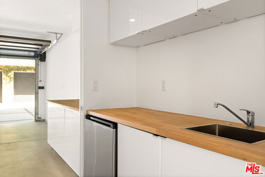 6348 Primrose Avenue 1/2