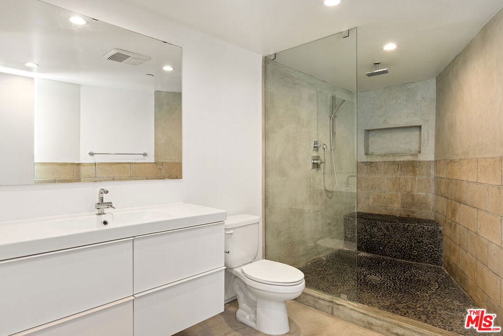 6348 Primrose Avenue 1/2