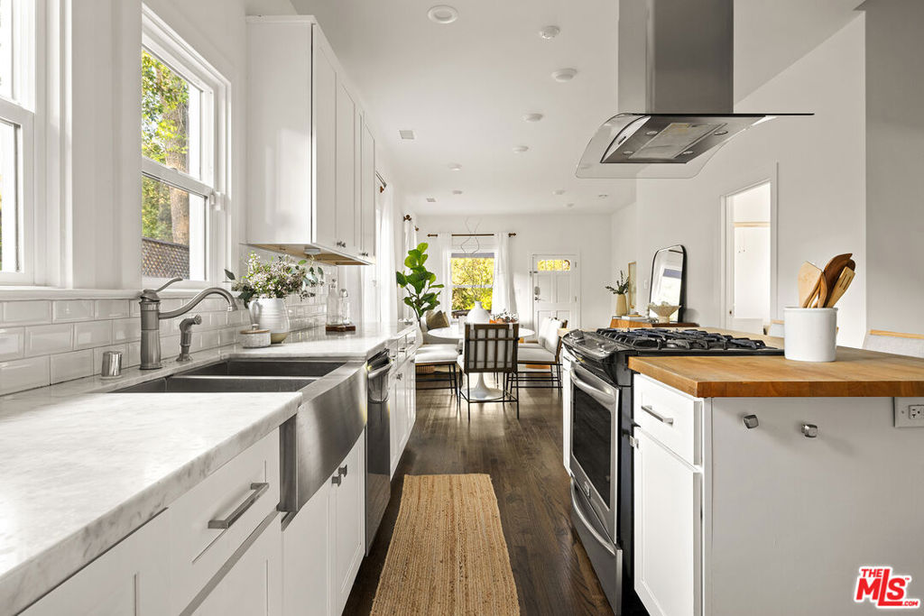 1725 N Marengo Avenue