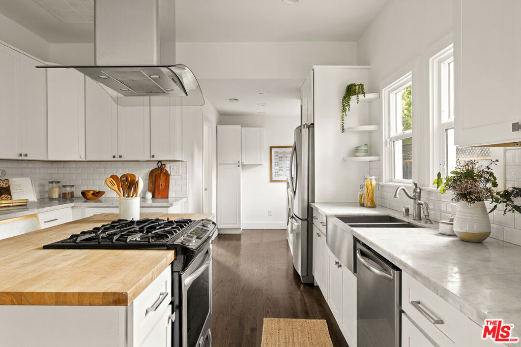 1725 N Marengo Avenue