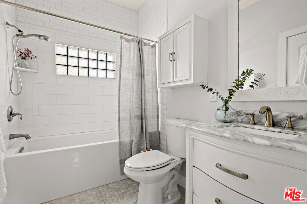 1725 N Marengo Avenue