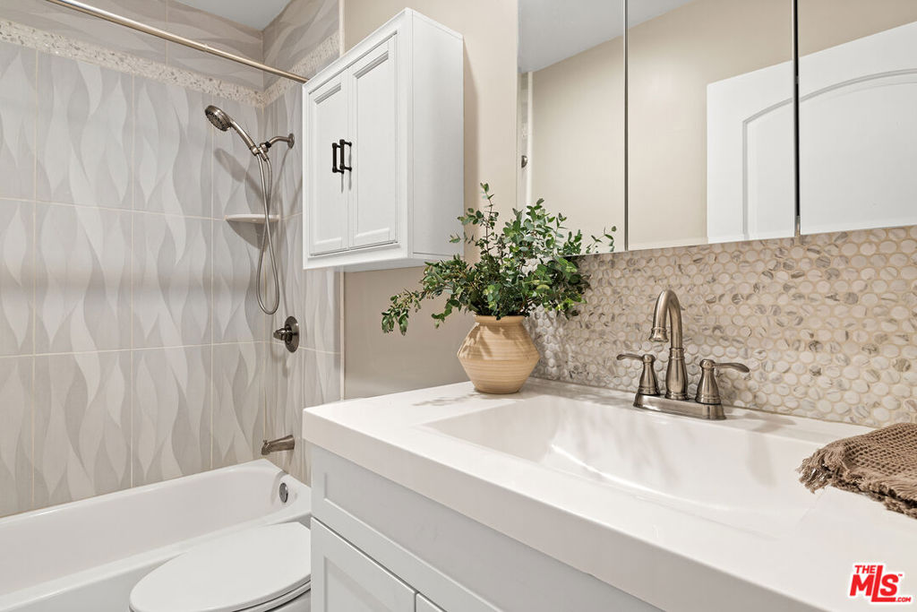 1725 N Marengo Avenue