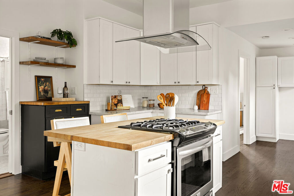 1725 N Marengo Avenue