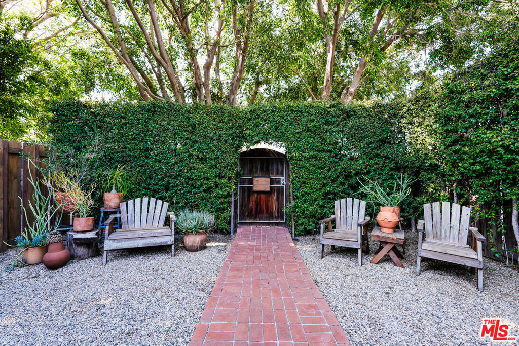 4132 Cumberland Avenue