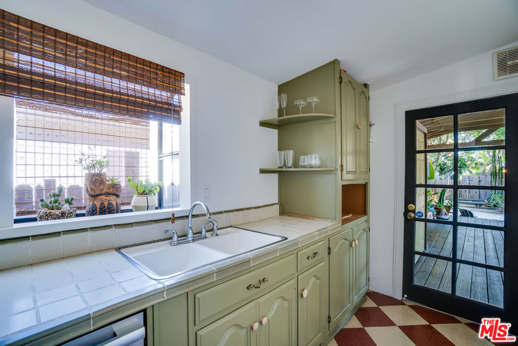 4132 Cumberland Avenue