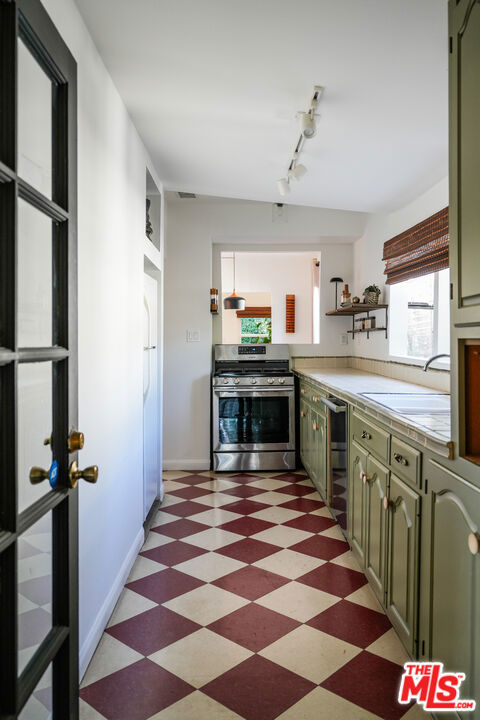 4132 Cumberland Avenue