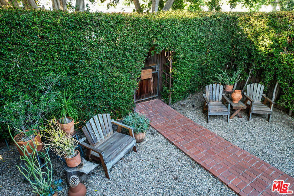 4132 Cumberland Avenue