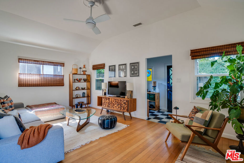 4132 Cumberland Avenue