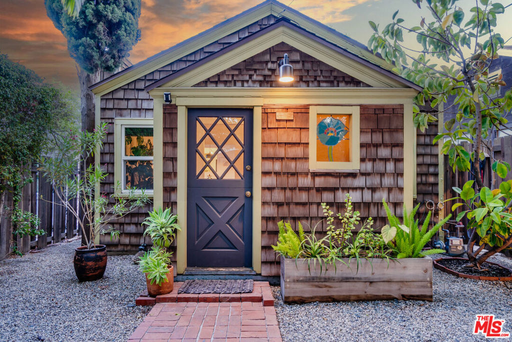 4132 Cumberland Avenue