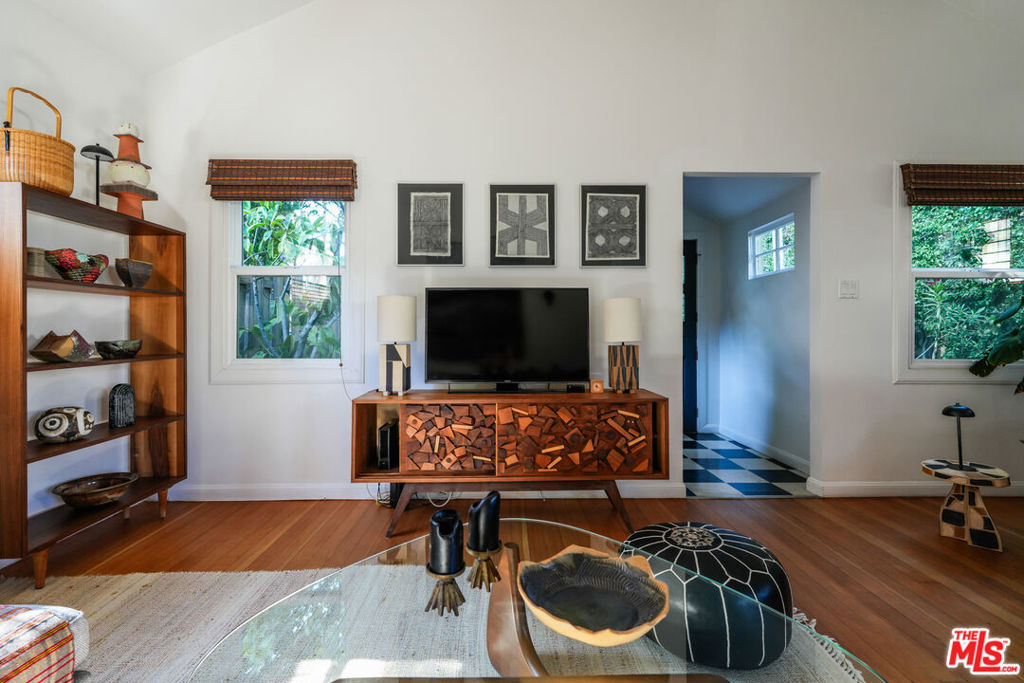 4132 Cumberland Avenue