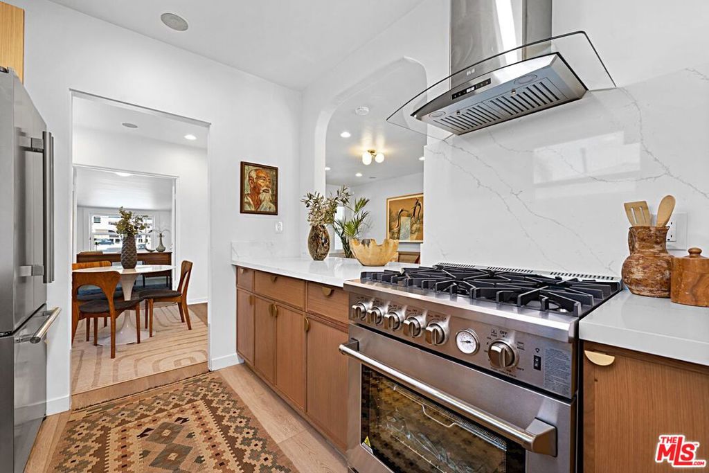 2428 Griffith Park Boulevard