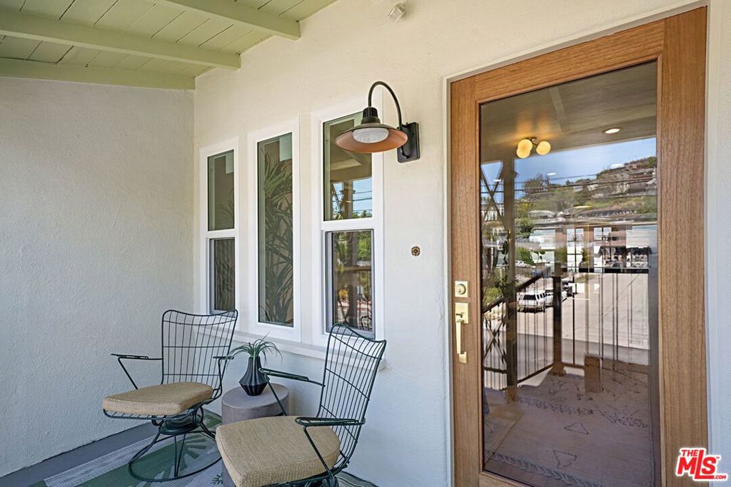 2428 Griffith Park Boulevard