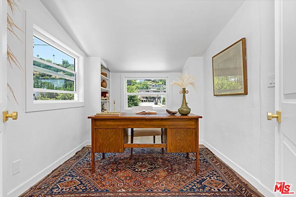 2428 Griffith Park Boulevard