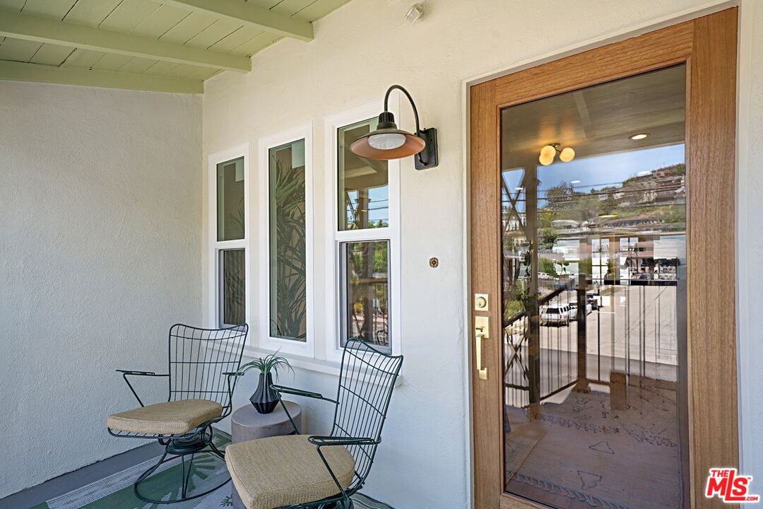 2428 Griffith Park Blvd