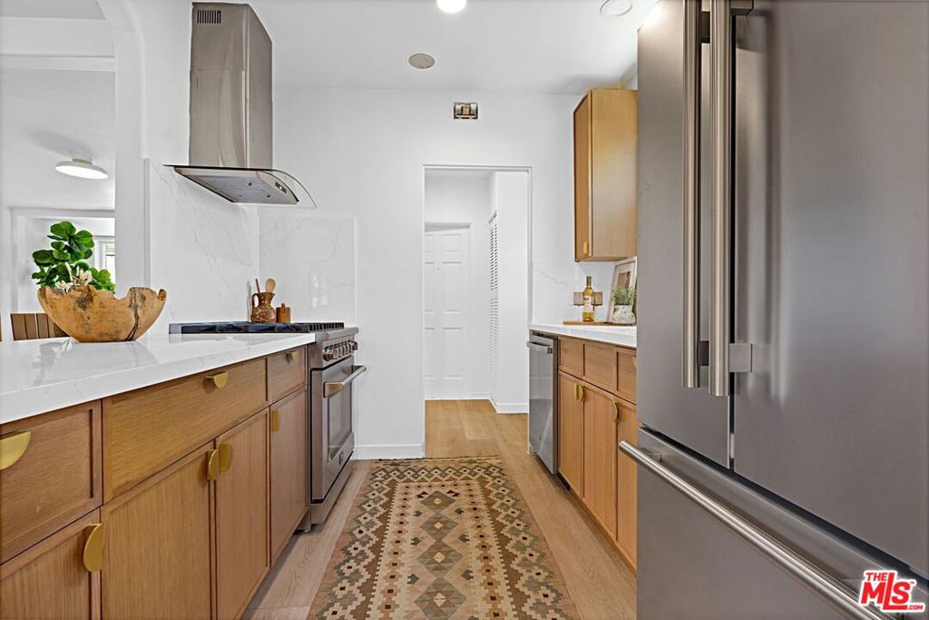 2428 Griffith Park Boulevard