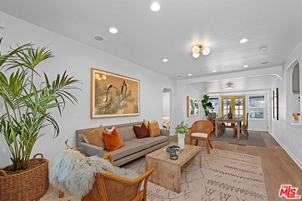 2428 Griffith Park Boulevard