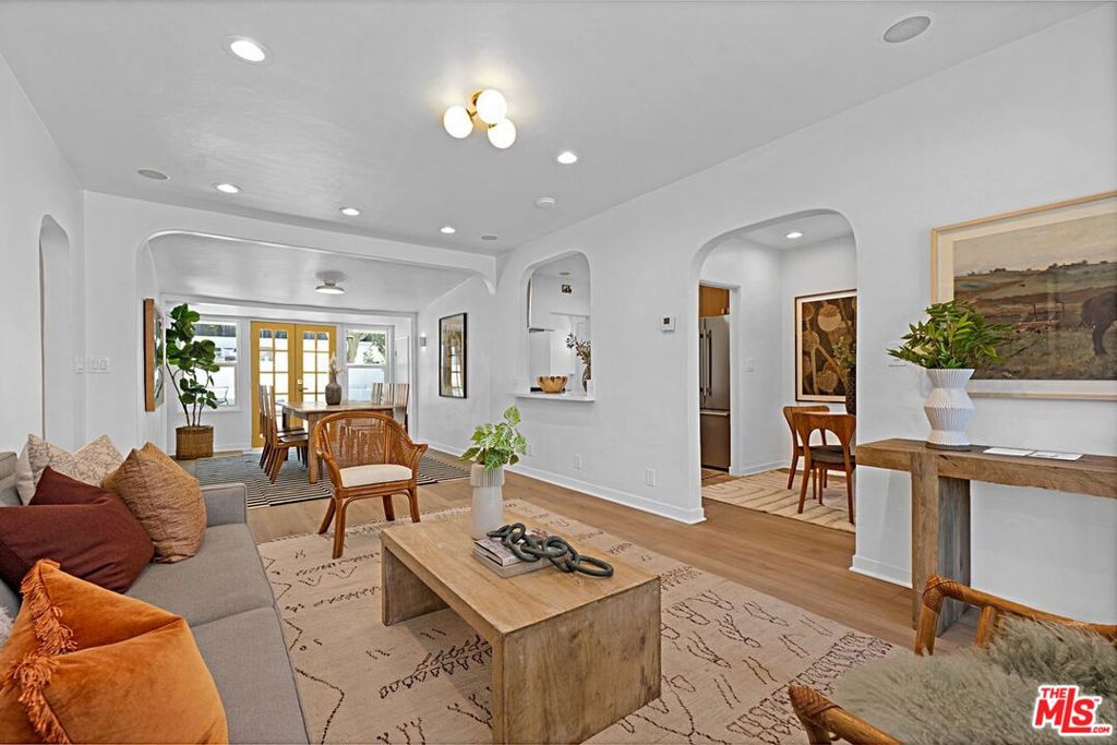 2428 Griffith Park Boulevard