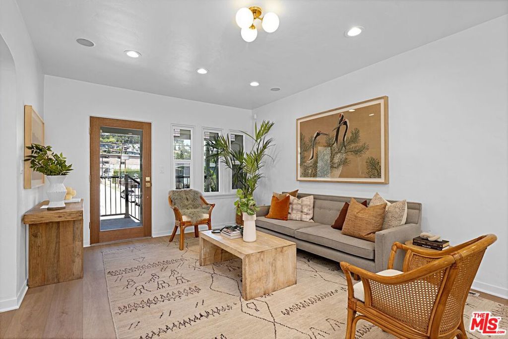 2428 Griffith Park Boulevard