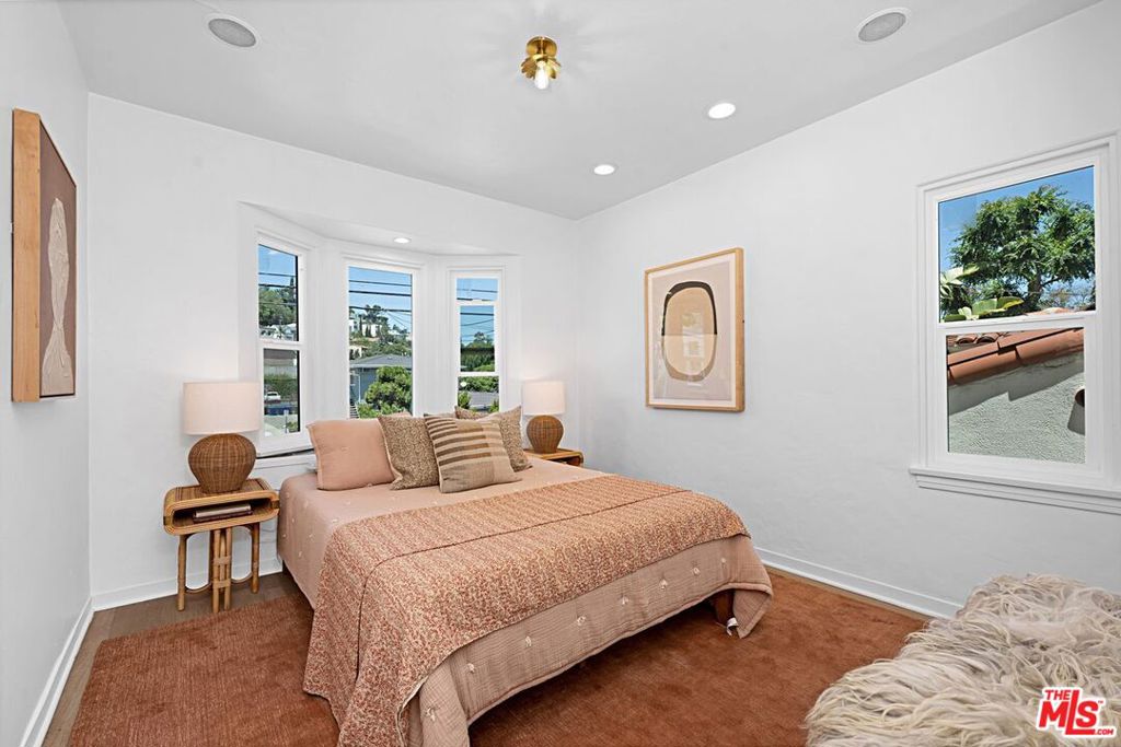 2428 Griffith Park Boulevard